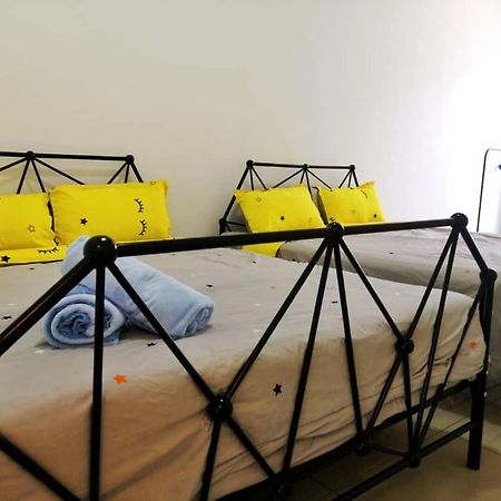 Holiday Homestay Σερεμπάν Εξωτερικό φωτογραφία